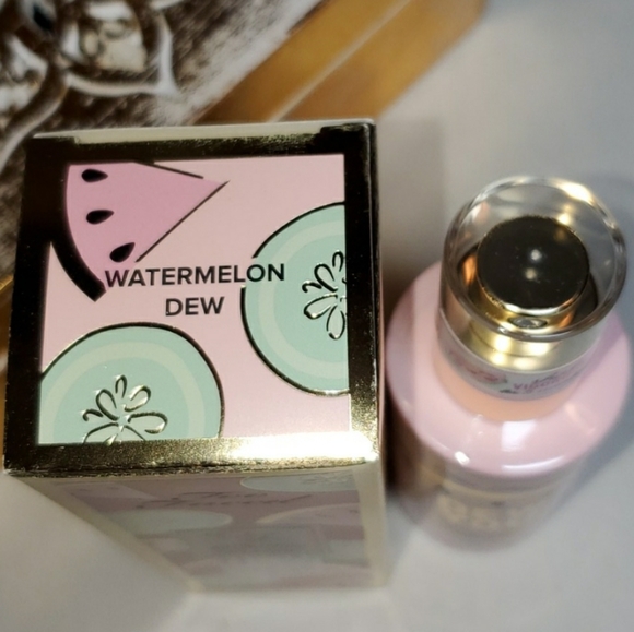 Too Faced Dew You Setting Spray - Picture 3 of 4